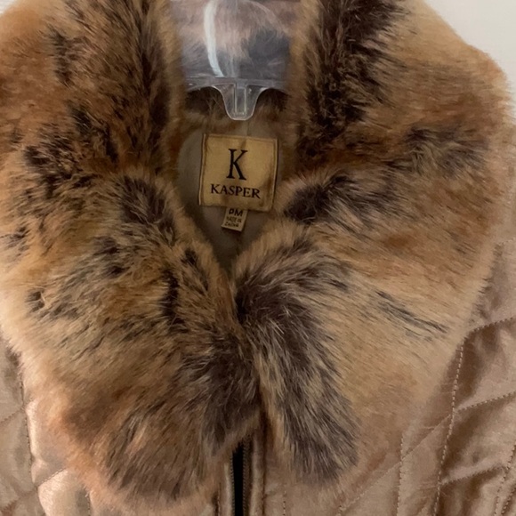 Vest with fur collar - Picture 2 of 4